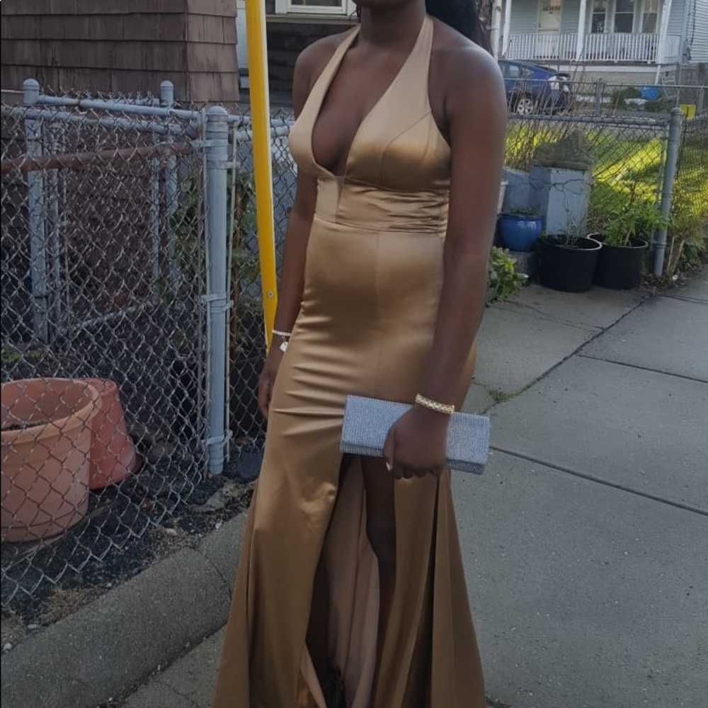Prom dress, size 6. Great Condition! - Picture 4 of 5